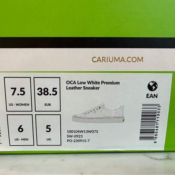 Cariuma OCA Low White Premium Leather Sneaker - Picture 8 of 8